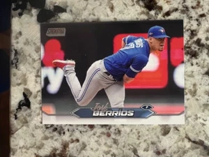 Tarjeta Topps Stadium Club Toronto Blue Jays Joseph Berrios #210 2024 - Imagen 1 de 1
