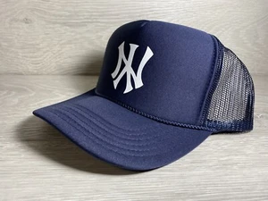 SOMBRERO AZUL NUEVO YORK YANKEES ALZA NY 5 PANELES CORONA ALTA CAMIONERO SNAPBACK DE COLECCIÓN - Imagen 1 de 2