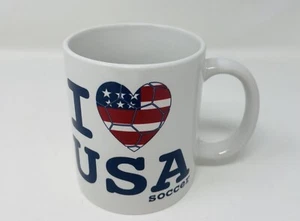 Taza de café con logotipo de fútbol I Love USA roja blanca azul - Imagen 1 de 4