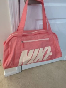 Nike Gym/Yoga Training Duffel Zip Bag in Coral - Picture 1 of 19