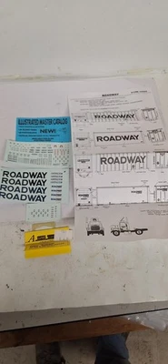 CALCOMANÍA DE REMOLQUE LISA Y ACANALADA A-LINE ROADWAY 28' INCLUYE CALCOMANÍAS DE TRACTOR Foto 1 de 4