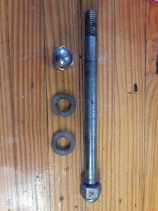 Kawasaki JS440, JS 440 1978, perno de poste de mano y tuerca 92001-3018 - Imagen 1 de 4