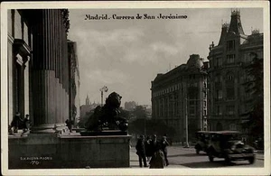 Madrid Spanien Espana s/w AK 1932 gelaufen Carrera de San Jerónimo Straßenpartie - Picture 1 of 2