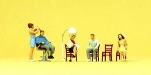 Preiser 10569 HO SCALE AT THE HAIRDRESSERS (5) EXCLUSIVE FIGURE SET - Foto 1 di 1