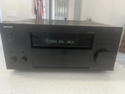 Onkyo TX-RZ820 7.2 Channel 4K Network Receiver 130 watts per channel Perfect!! - Image 1 of 4