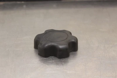 2002 Arctic Cat 400 4x4 GAS TANK FUEL CELL CAP I128 Foto 1 de 3