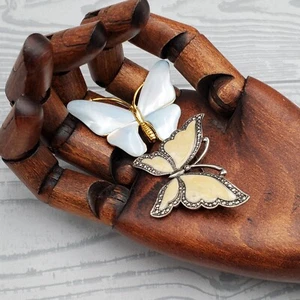 2 VNTG Butterfly Brooch Pins Cream Enamel Silver Tone and White Gold Tone - Picture 1 of 5