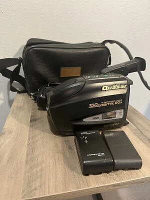 Vintage Quasar Palmcorder VM-D51 VHS-C Video Camera Bundle - May Not Work - Image 1 of 4
