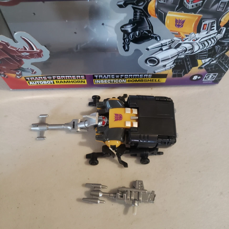 Transformers 40th Anniversary Retro G1 Bombshell ONLY EX 2024 - Image 1 of 1