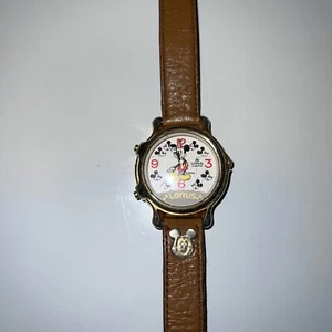 Reloj Unisex Lorus Walt Disney Musical Mickey Mouse Cuarzo V422-0010 - Imagen 1 de 12