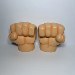 Disney Wreck-It Ralph Puños de Espuma Duraderos Manos RARO Exclusivo de Disney Store - Imagen 1 de 13