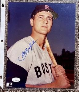 Carl Yastrzemski Signed 8x10 Photo Autograph JSA Boston Red Sox Baseball HOF - Picture 1 of 3