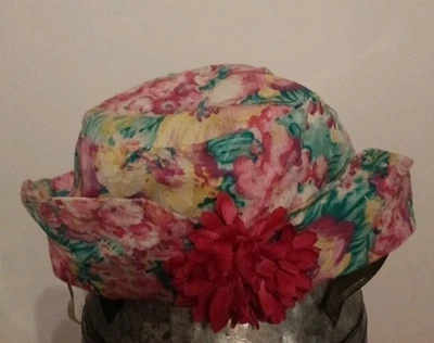 Sombrero de cubo vintage hecho en unión con estampado floral fucsia de flores para mujer 21" Foto 1 de 4