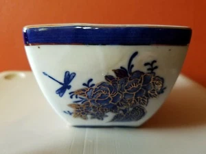 China  porcelain vase by OrchiaLand inc, NY Blue & white design, with gold trim - Picture 1 of 6