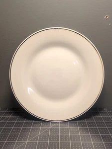 Plato de cena Royal Norfolk 10-5/8" - Blanco - Borde dorado Greenbrier International - Imagen 1 de 7
