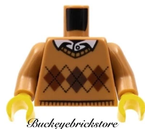 Lego Minifiguren Torso Strick ARGYLE PULLOVER Medium Nougat Arme gelbe Hände - Bild 1 von 1