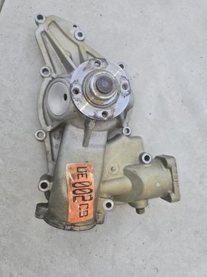 Bomba de agua diésel Powerstroke 2002 Ford F350 7,3 L equipo original  Foto 1 de 4