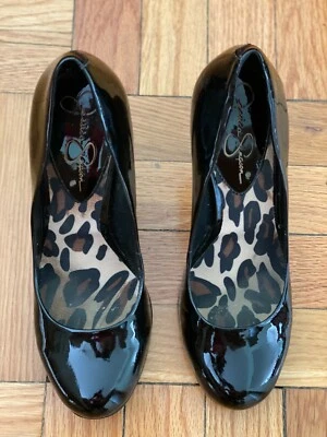 Zapatos de salón Jessica Simpson para mujer talla 8,5 M negros charol sin cordones punta redonda  Foto 1 de 4