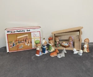 Vintage Sears Christmas Nativity Set 11 Figures Stable Music Box Silent Night - Picture 1 of 19