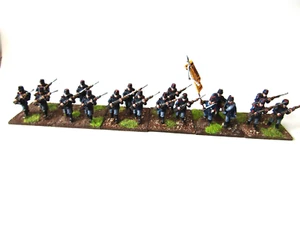 A58 FRANCO PRUSSIAN WAR - FRENCH INFANTRY MODELS X 18 28MM WELL PAINTED METAL - Picture 1 of 9
