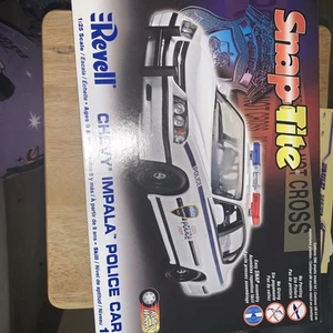 Revell Chevy Impala Police Car 1:25 Model 85-1928 Snap Tite Cop Car Open BOX - Picture 1 of 6