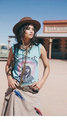 Camiseta Spell Gypsy Collective S XS Turquesa Cazador de Piedras Rara De Colección Difícil de Encontrar Nueva Con Etiquetas Foto 1 de 4