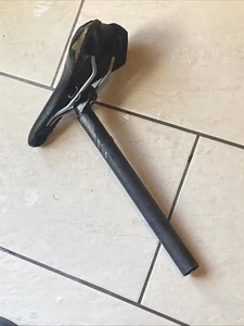 MTB Bike Giant Seatpost 30.9 mm and Seat (as Photos) - Picture 1 of 7
