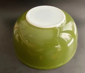 Pyrex 404 Verde Avocado Green 4 qt Mixing Bowl - Bild 1 von 5