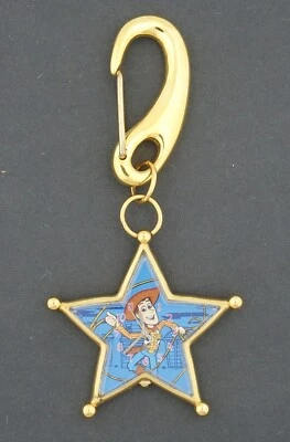 Reloj Bolsillo Disney Pixar Madera de Toy Story Sheriff Insignia Forma Llavero Foto 1 de 3