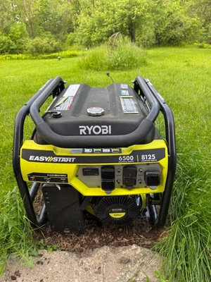 Generador portátil a gasolina RYOBI 6.500 vatios con sensor de apagado de CO Foto 1 de 4