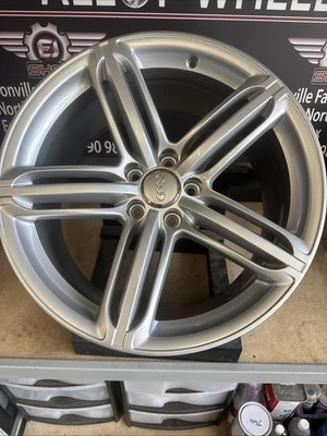 1 GENUINE AUDI A5 S-LINE 19" INCH 5 SEGMENT SPOKE ALLOY WHEEL 8t0601025t 9J Et33 - Image 1 of 4
