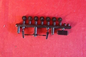 HO ACCESSORIES FOR PASSENGER CAR ROOF RIVETS - Picture 1 of 2
