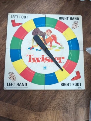 Auténtico juego TWISTER 1966 de colección de Milton Bradley spinner y tapete.  ¡Sin caja! Foto 1 de 4