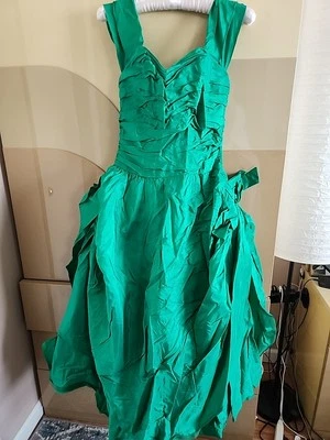 Vintage Daniel 1950s Emerald Green Ruched Taffeta Prom Dress Full Skirt w/ Bow - Image 1 of 4