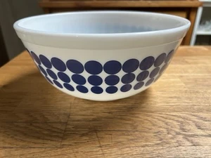 Bellissimo PYREX blu a pois 403 (2 1/2 qt.) Dolce! - Foto 1 di 15