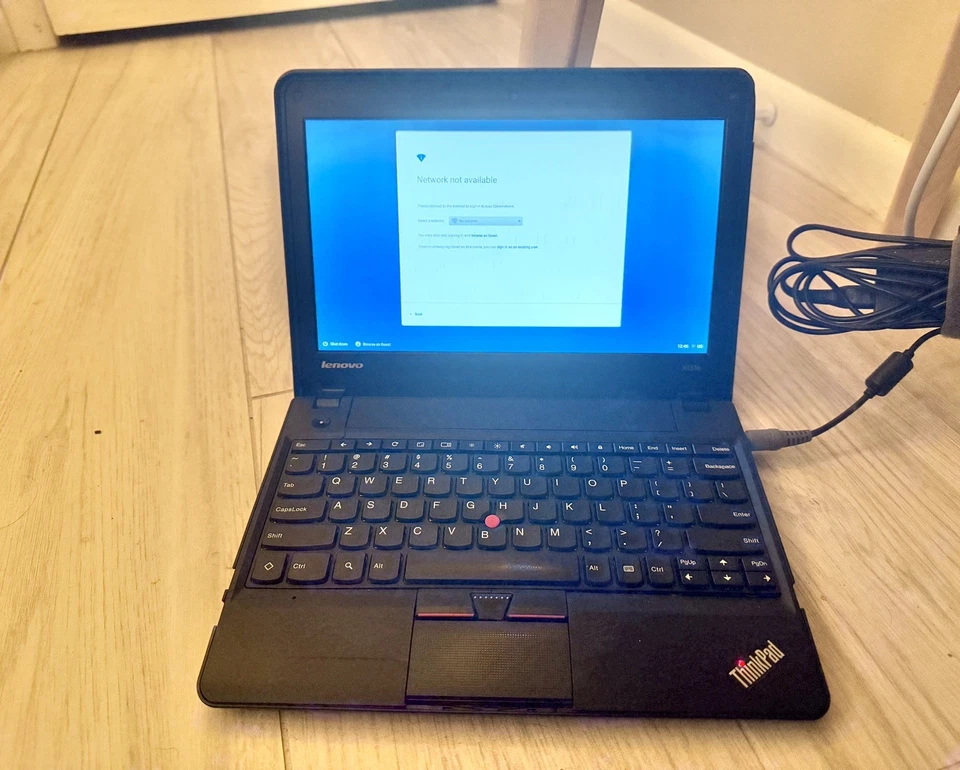 Lenovo ThinkPad X131e 11.6" Google Chromebook SSD / HDMI / USB 3.0 / Webcam - Image 1 of 4
