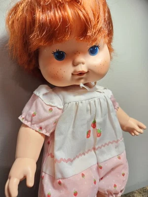 Muñeca bebé Strawberry Shortcake Blow Kiss 13" cuerpo suave de colección años 80 Kenner Foto 1 de 4