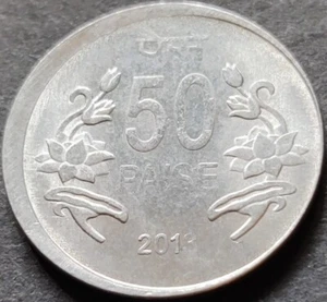 India Paise 50, Error coin, 2013, Calcutta, with 'OFF CENTER STRIKE' (A45) - Picture 1 of 2