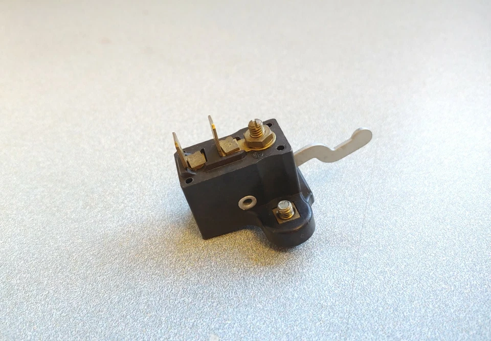 NICE USED ORIGINAL PORSCHE 911 912 930 914 914-6 BRAKE PEDAL LIGHT SWITCH - Imagem 1 de 4