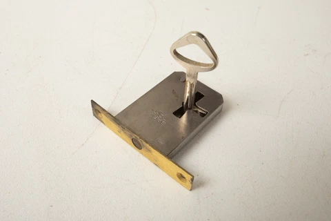 Antique Cabinet Lock & Key (F4L) Brev CAS (JSF6) NOS Art 110 Hardware Round Bolt Cover