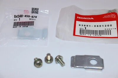 Honda CT90 1969 cubierta de tubo descendente placa de sujeción y tornillos OEM Honda Foto 1 de 2