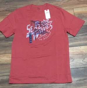 Izod Saltwater Relaxed Classic Tee Men's T-Shirt Seas The Wave Coastal Life - Picture 1 of 2