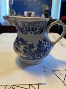 Vintage CHURCHILL ENGLAND Blue Willow Pottery Creamer Pitcher - Picture 1 of 9