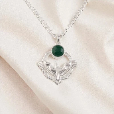 Colgante de joyería hecha a mano de plata de ley 925 con piedras preciosas de cabina de ónix verde para boda Foto 1 de 4
