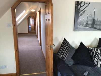 Top Floor Apartment with lovely Sea Views - Image 1 of 4