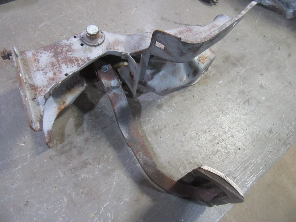 1969 1970 Chevrolet Impala Caprice автоматическое крепление педали тормоза в сборе - Изображение 1 из 3