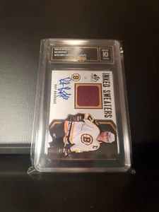 GMA 10 2010-11 SP Game Used Inked Sweaters Ray Bourque #IS-RB /50, Bruins - Picture 1 of 3