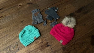 CC Beanie Warm Chunky Soft Cable Knit Stretch Pom Pom Ball Pink Green Gloves - Picture 1 of 14