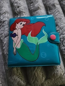 Vintage Disney Die kleine Meerjungfrau Arielle Vinyl Geldbörse 4x4 - Bild 1 von 3