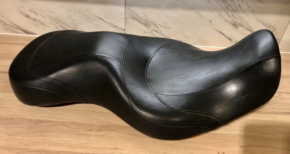 Harley Davidson 🏆 状况完好 🏆 DYNA SWITCHBACK FLD 座椅/鞍座 54166-12-R — 第 1/4 张图片